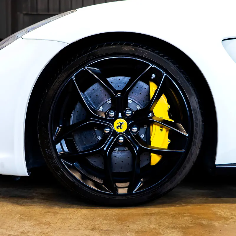 Ferrari GTC4Lusso V12 - 2017 - GCC Specs - Pristine Condition - Image 9