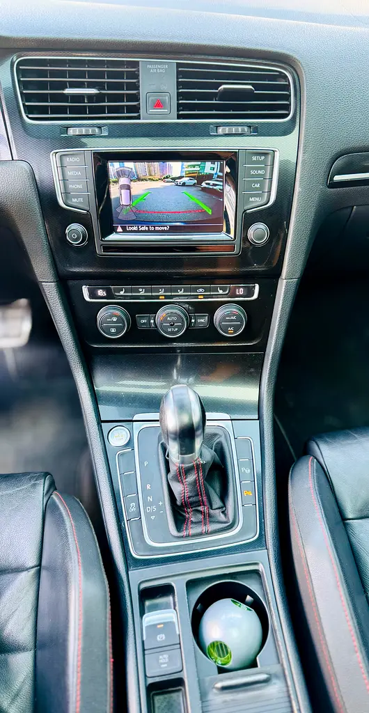 Volkswagen Golf GTI 2015 – GCC Specs IN EXCELLENT CONDITION - Image 11