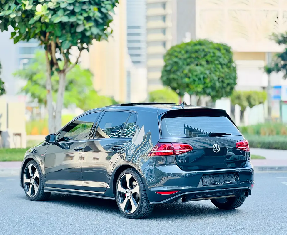 Volkswagen Golf GTI 2015 – GCC Specs IN EXCELLENT CONDITION - Image 5