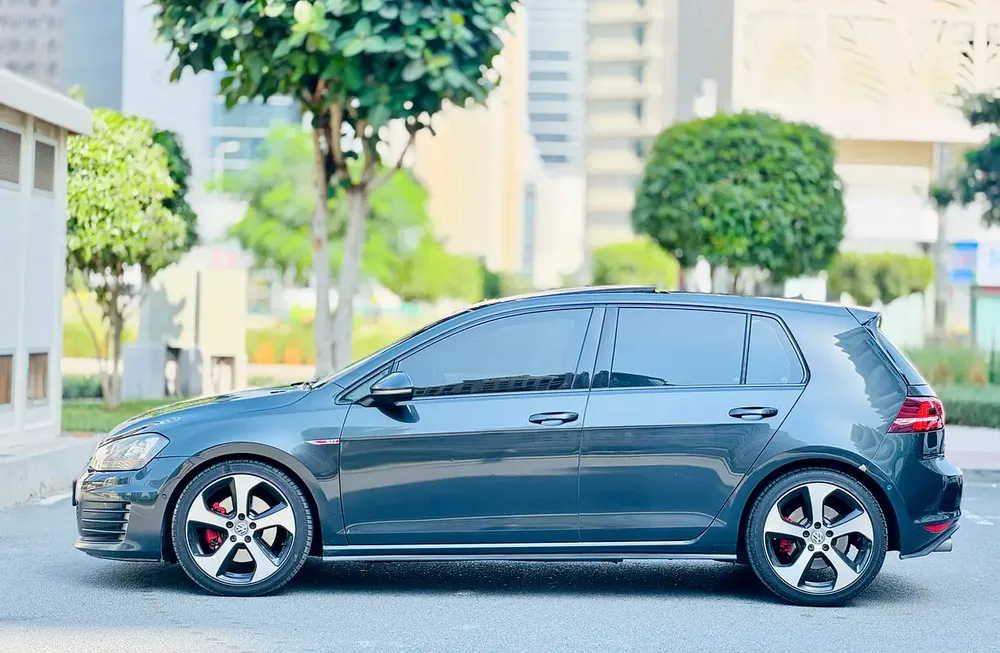 Volkswagen Golf GTI 2015 – GCC Specs IN EXCELLENT CONDITION - Image 6
