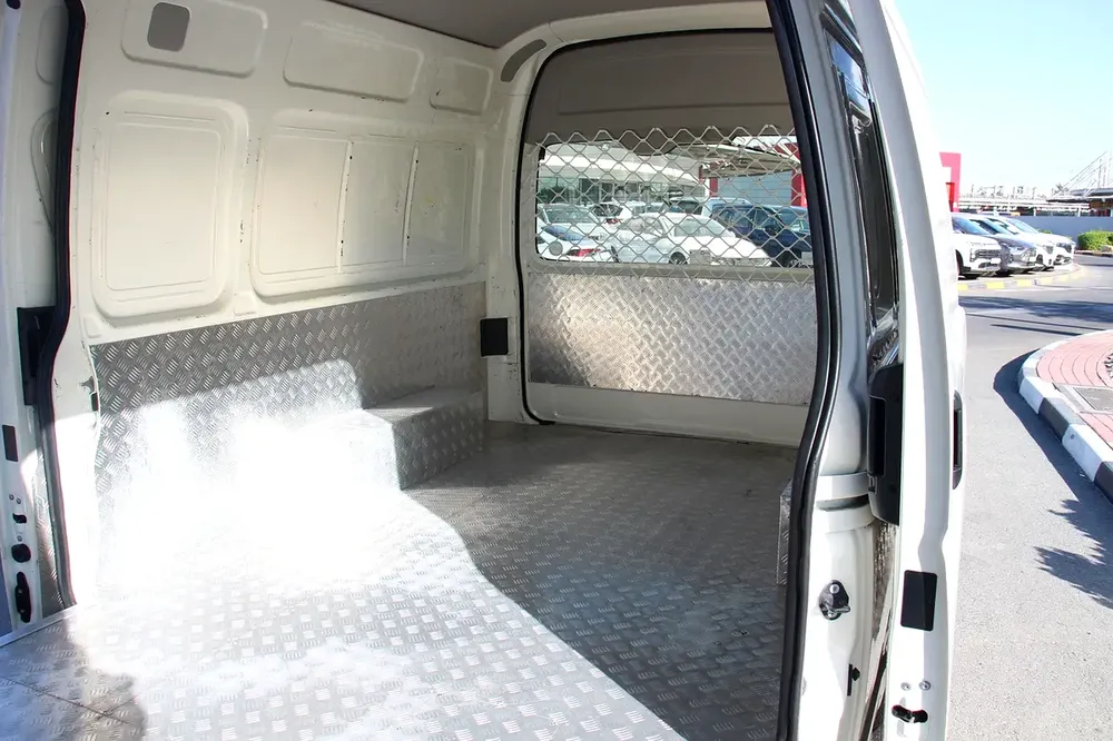 Toyota Hiace Panel Van 2023 GCC Specs - Image 11