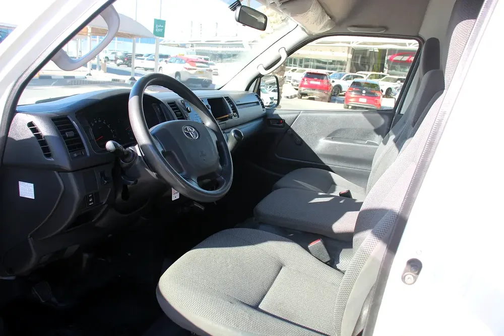 Toyota Hiace Panel Van 2023 GCC Specs - Image 14