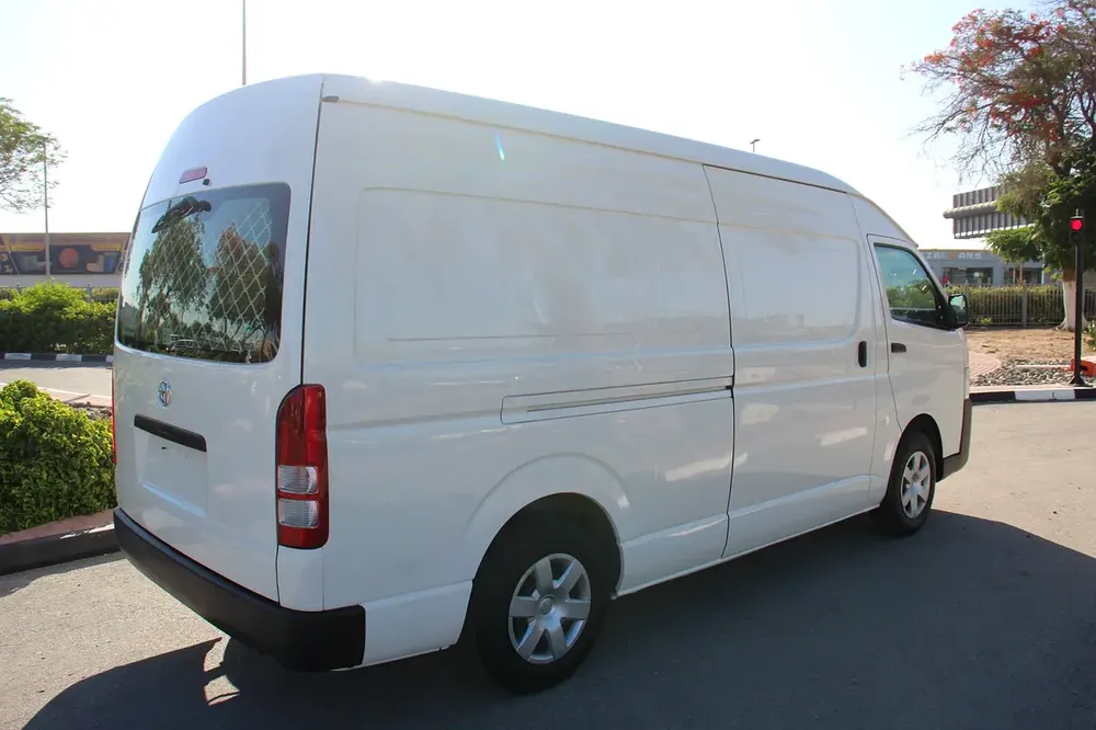 Toyota Hiace Panel Van 2023 GCC Specs - Image 6
