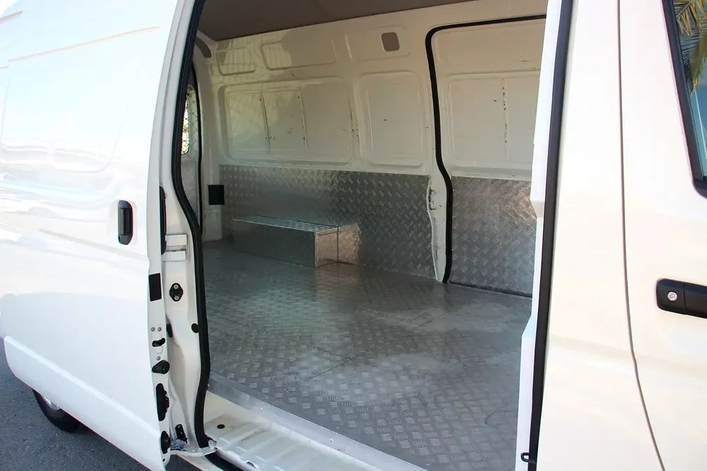 Toyota Hiace Panel Van 2023 GCC Specs - Image 7