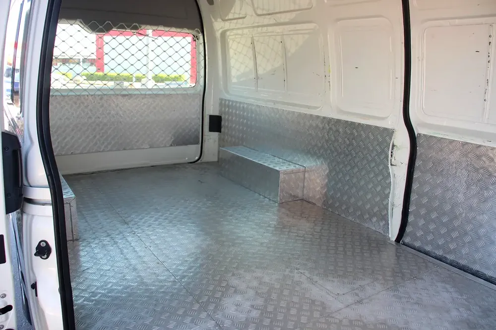 Toyota Hiace Panel Van 2023 GCC Specs - Image 8