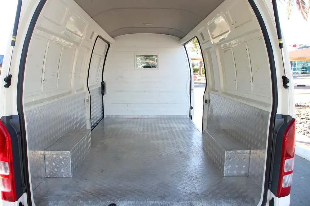 Toyota Hiace Panel Van 2023 GCC Specs - Image 9