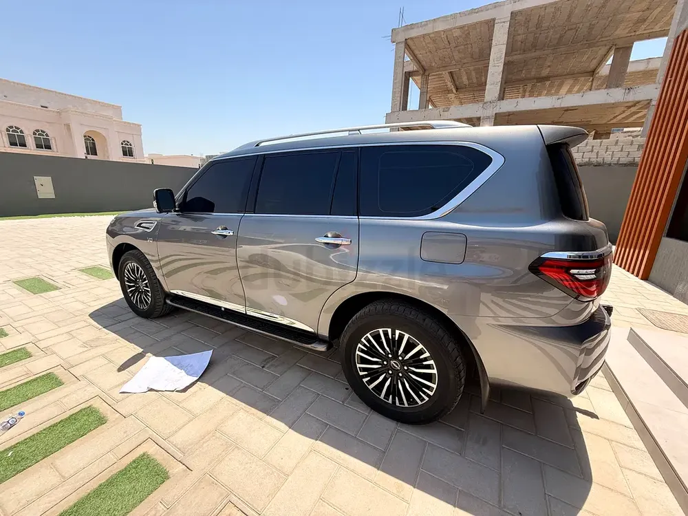 2023 Nissan Patrol LE Platinum V8 | Full Service History | GCC | Red Custom Interior - Image 4