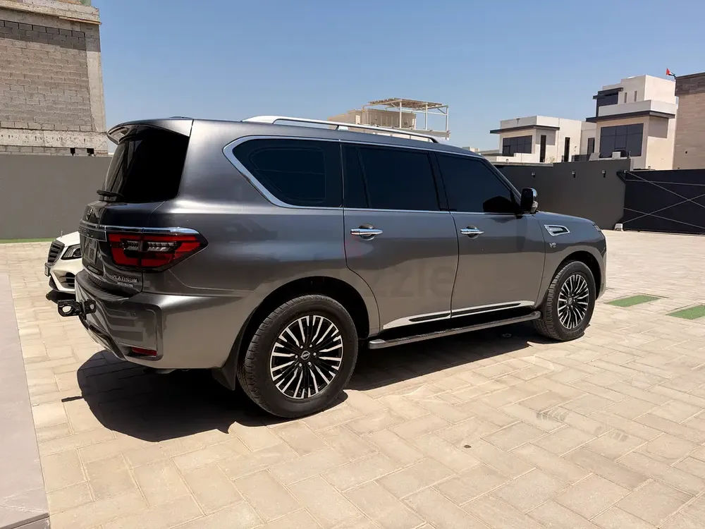 2023 Nissan Patrol LE Platinum V8 | Full Service History | GCC | Red Custom Interior - Image 5