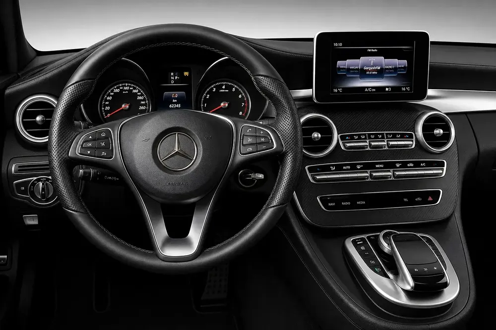 Mercedes-Benz V250 2018 l Gargash l Premium Van l AED 2,256 P.M l 0% Downpayment - Image 12