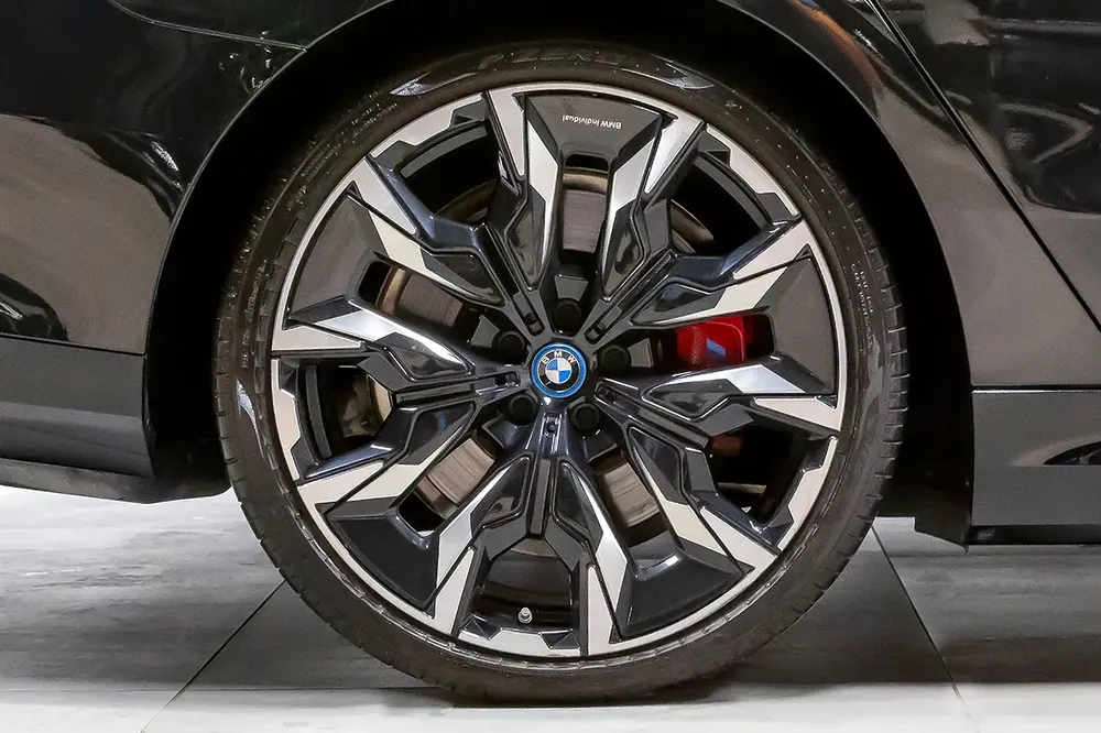 BMW  i5 M60 xDrive (REF NO# 142272) - Image 7