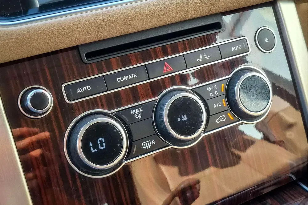 Inspected Car | 2014 Land Rover Range Rover  | GCC Specs | Ref#454755 - Image 16