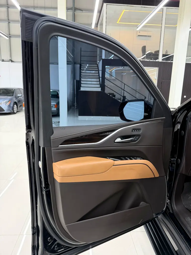 2022 Cadillac Escalade Sport Platinum | GCC Specs | Top of the Range - Image 15