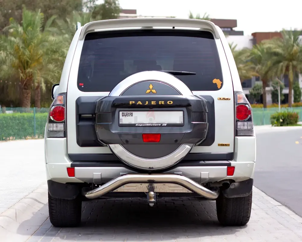Mitsubishi Pajero GLS 3 Door - Image 4