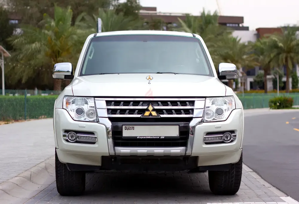Mitsubishi Pajero GLS 3 Door - Image 8