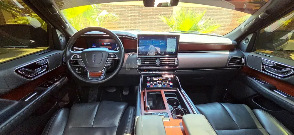 2022-Lincolon Navigator-Full option-Excellent Condition-Under Warranty and Service Contract - Image 11