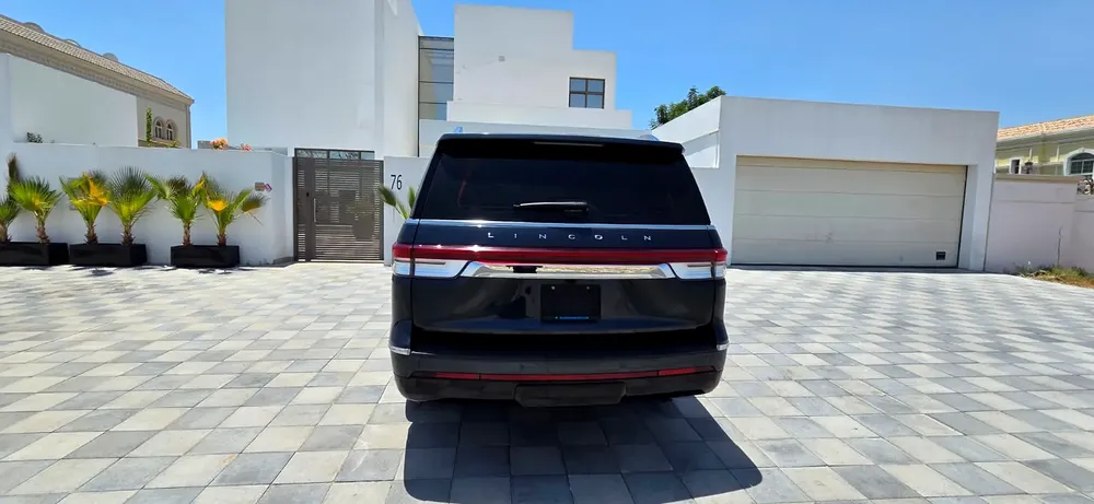2022-Lincolon Navigator-Full option-Excellent Condition-Under Warranty and Service Contract - Image 8