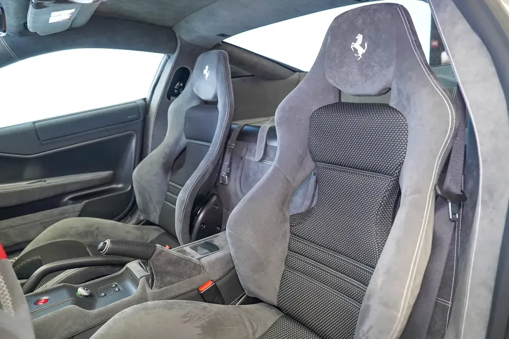 599 GTO | 1 OF 599 | SPECIAL ORDER INTERIOR | BIANCO AVUS | VERY LOW MILEAGE - Image 10