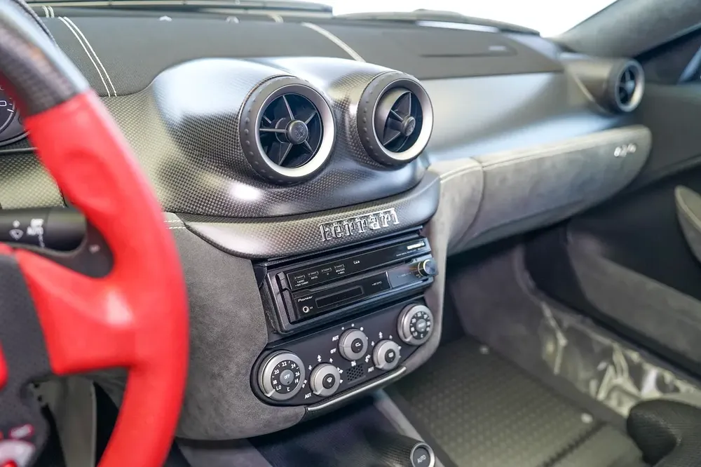 599 GTO | 1 OF 599 | SPECIAL ORDER INTERIOR | BIANCO AVUS | VERY LOW MILEAGE - Image 12