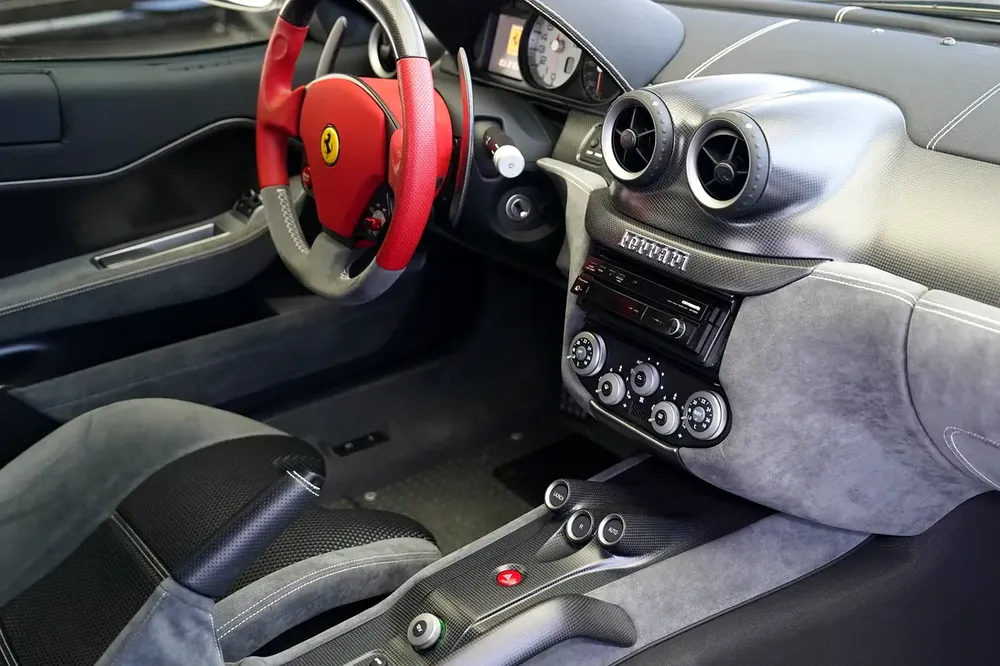 599 GTO | 1 OF 599 | SPECIAL ORDER INTERIOR | BIANCO AVUS | VERY LOW MILEAGE - Image 14