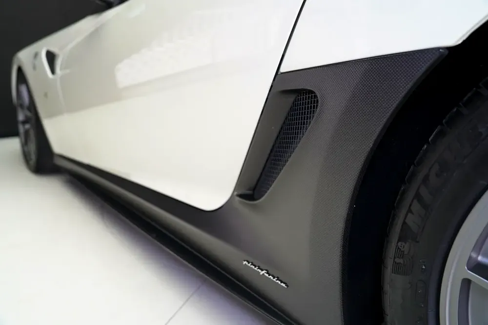 599 GTO | 1 OF 599 | SPECIAL ORDER INTERIOR | BIANCO AVUS | VERY LOW MILEAGE - Image 17