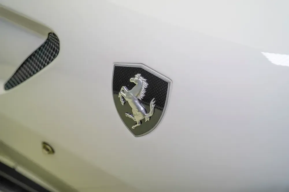 599 GTO | 1 OF 599 | SPECIAL ORDER INTERIOR | BIANCO AVUS | VERY LOW MILEAGE - Image 18
