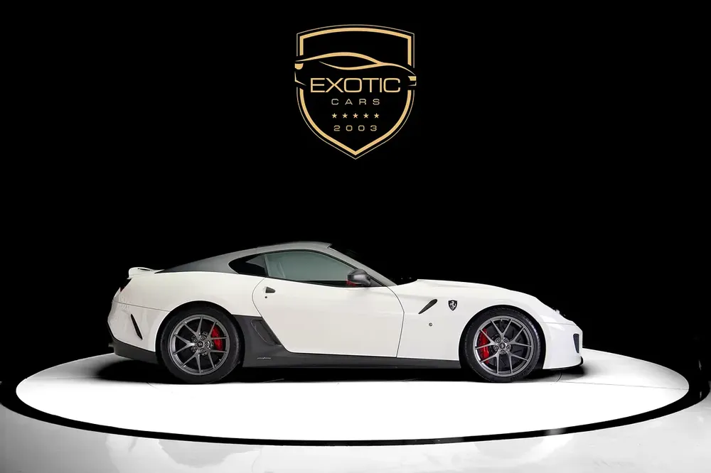 599 GTO | 1 OF 599 | SPECIAL ORDER INTERIOR | BIANCO AVUS | VERY LOW MILEAGE - Image 4