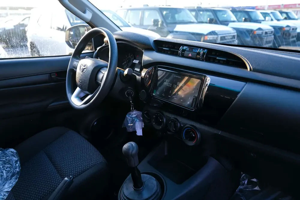 Toyota Hilux 2.4 Double Cab Manual DLX 2026 GCC Specs - Image 19