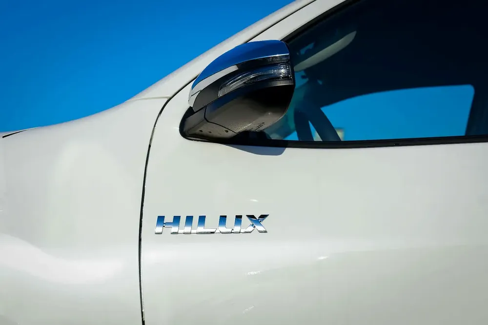 Toyota Hilux 2.4 Double Cab Manual DLX 2026 GCC Specs - Image 8
