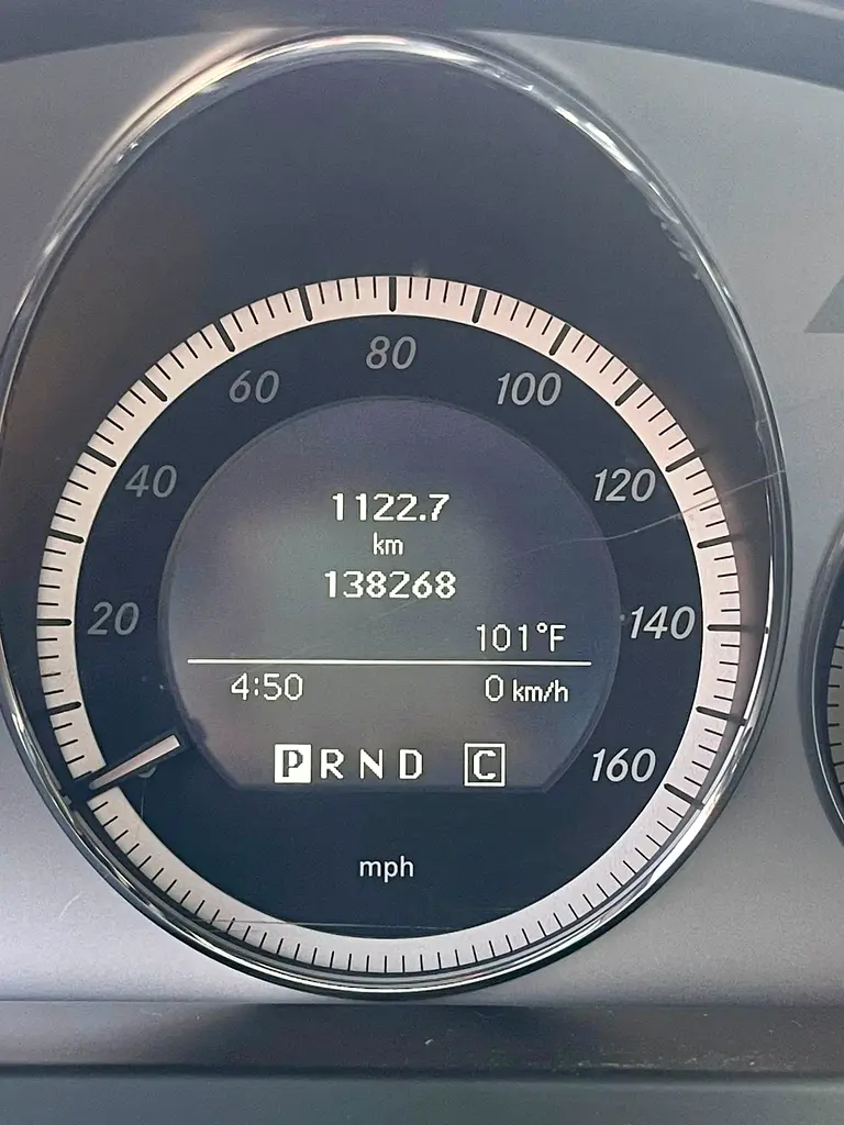 Mercedes c300 4matic clean title - Image 13