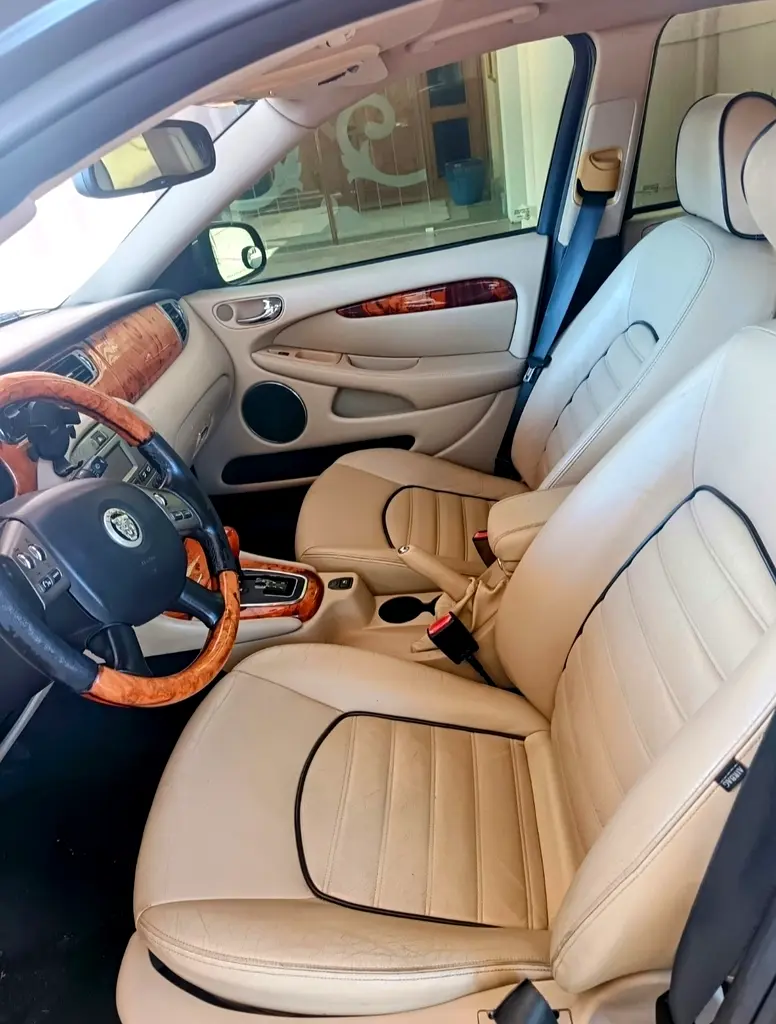 Jaguar S-Type 2009 Standard GCC Specs - Well Maintained - Image 6