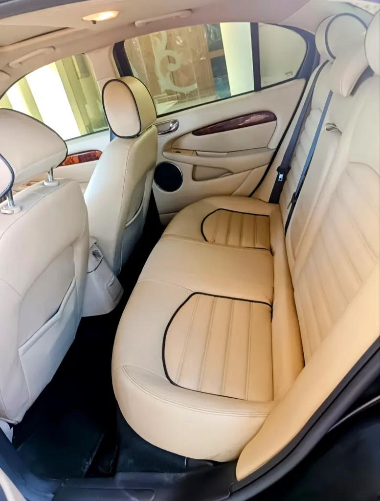 Jaguar S-Type 2009 Standard GCC Specs - Well Maintained - Image 7