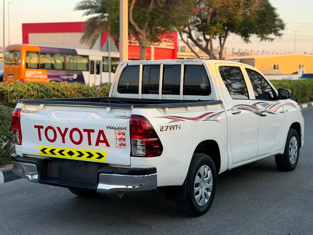 Toyota Hilux Double Cab GL 2022 | GCC Specs | Low Mileage | Accident free | Original paint - Image 4