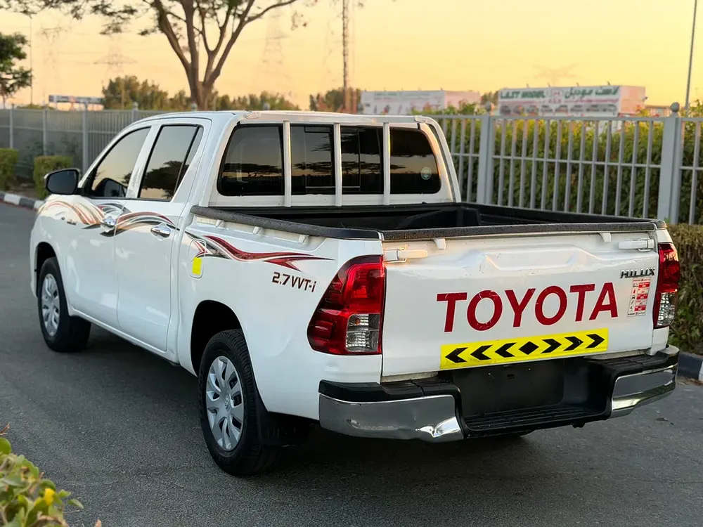 Toyota Hilux Double Cab GL 2022 | GCC Specs | Low Mileage | Accident free | Original paint - Image 5