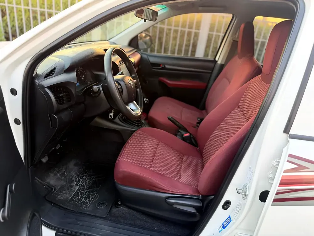 Toyota Hilux Double Cab GL 2022 | GCC Specs | Low Mileage | Accident free | Original paint - Image 7