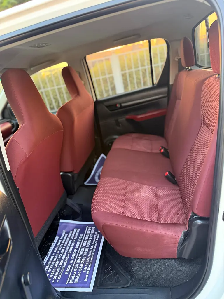Toyota Hilux Double Cab GL 2022 | GCC Specs | Low Mileage | Accident free | Original paint - Image 8