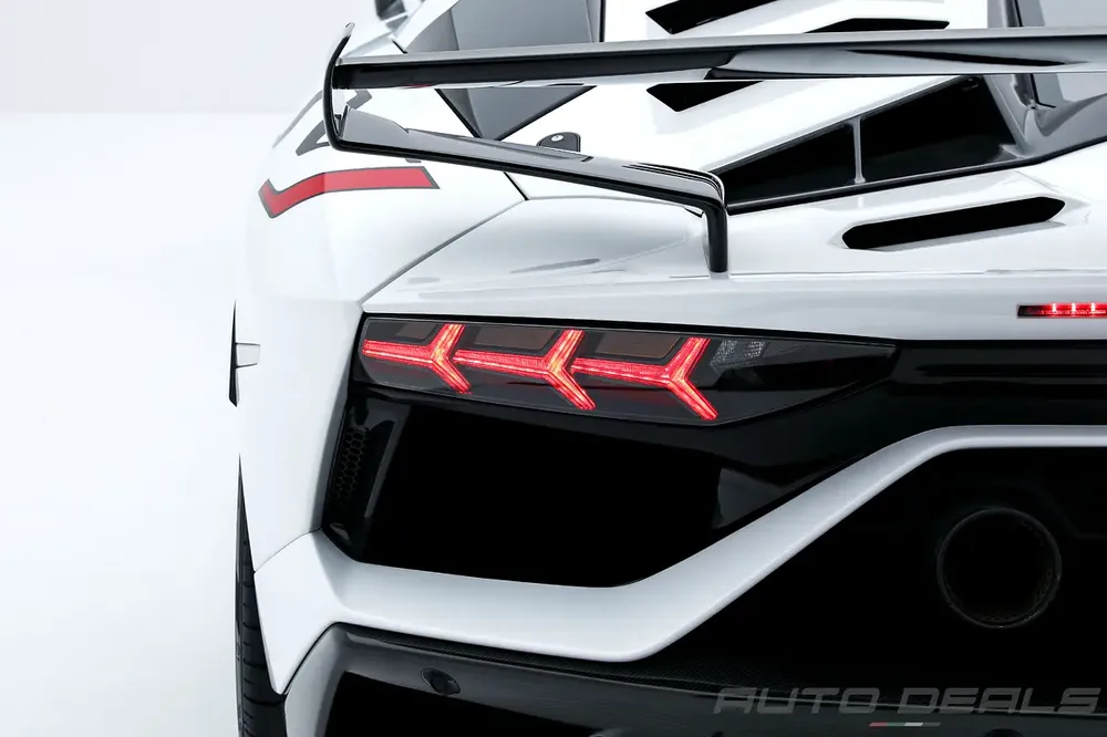 2019 Lamborghini Aventador SVJ Coupe | GCC - Service Contract - Extremely Low Mileage | 6.5L V12 - Image 11