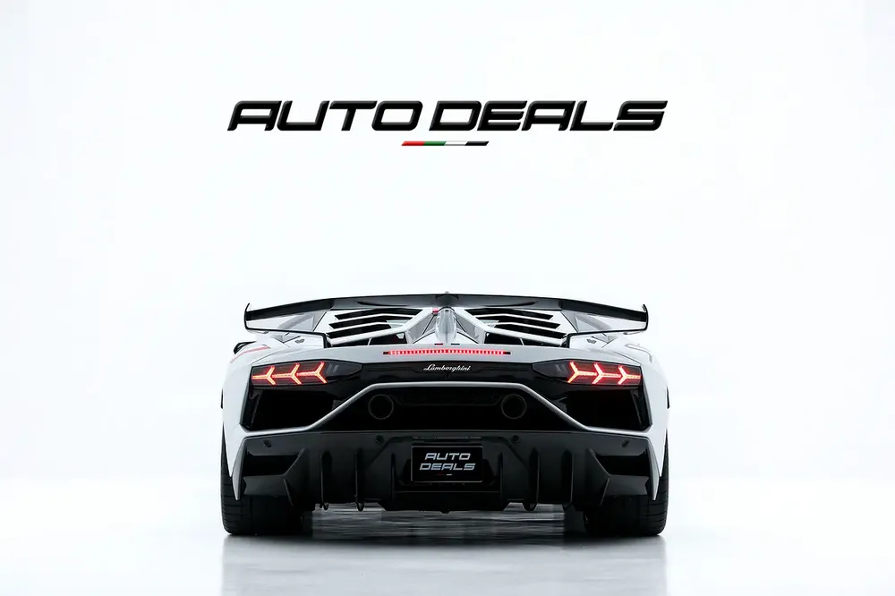 2019 Lamborghini Aventador SVJ Coupe | GCC - Service Contract - Extremely Low Mileage | 6.5L V12 - Image 5