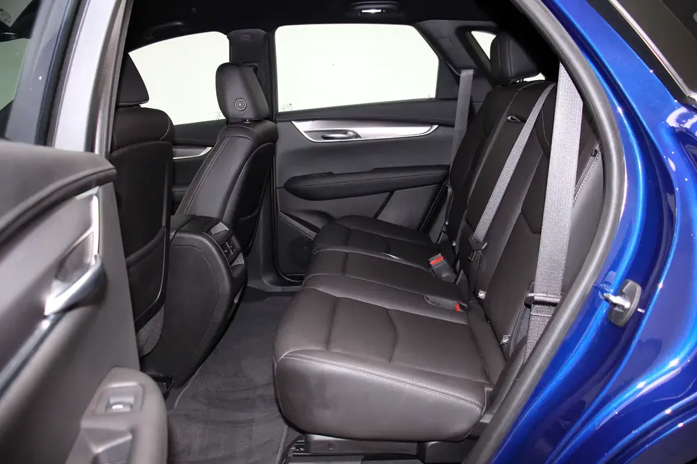 Pristine 2023 Cadillac XT5 Luxury AWD | GCC Specs | Low Mileage - Image 10