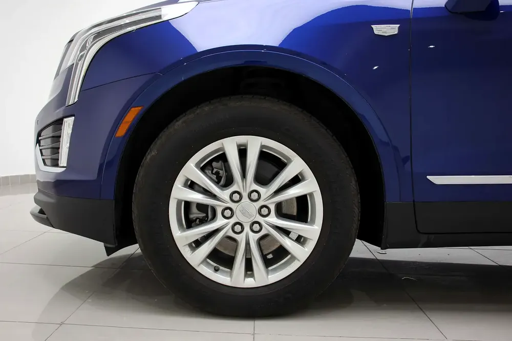 Pristine 2023 Cadillac XT5 Luxury AWD | GCC Specs | Low Mileage - Image 5