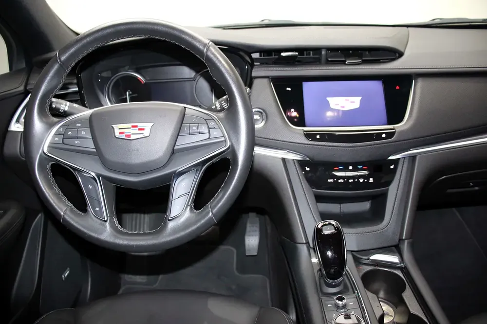 Pristine 2023 Cadillac XT5 Luxury AWD | GCC Specs | Low Mileage - Image 8