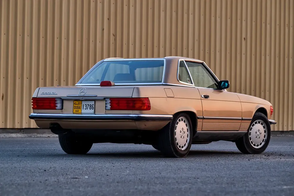 Mercedes-Benz 560 SL - Image 20