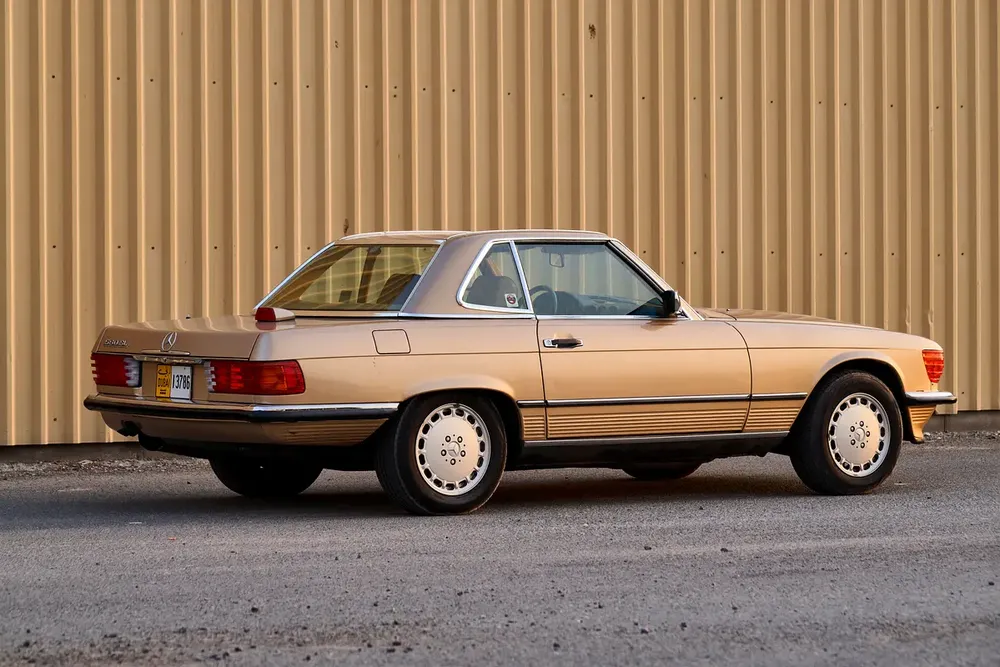 Mercedes-Benz 560 SL - Image 4