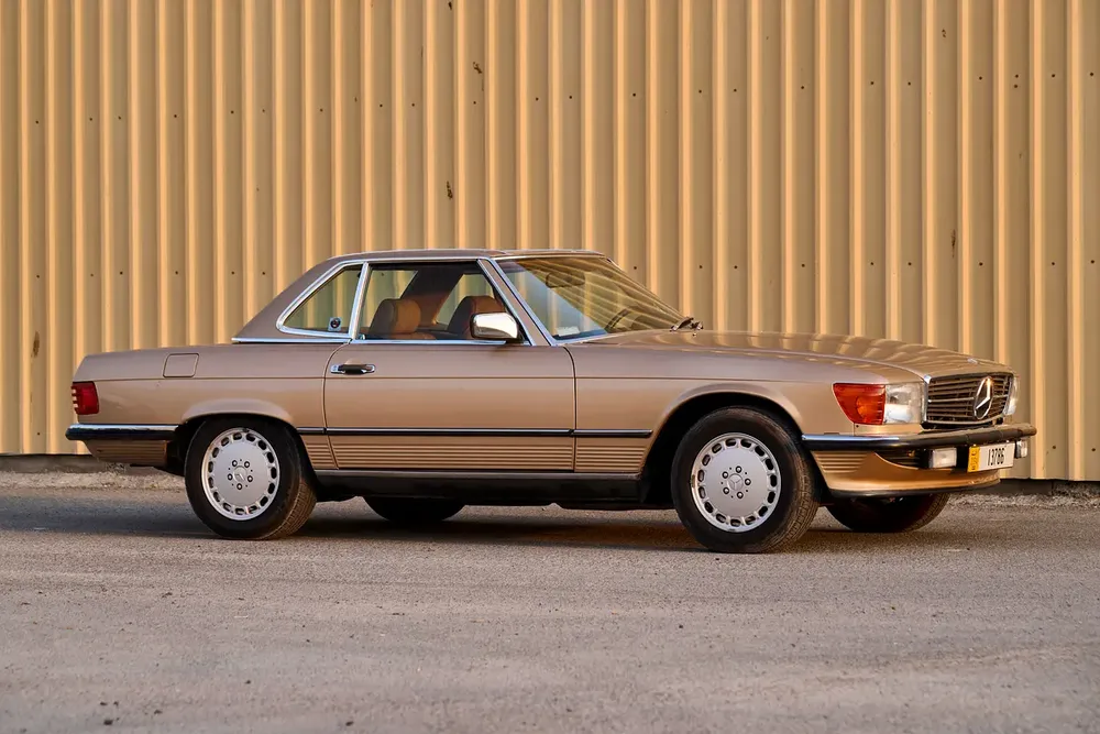 Mercedes-Benz 560 SL - Image 8