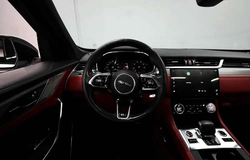 Jaguar F-Pace SVR 2023 Supercharged Ref#A704142 - Image 13