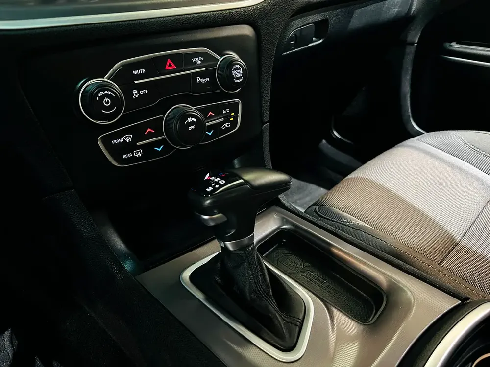 Dodge Charger 2022/SXT/Warranty/3.6L V6 - Image 14