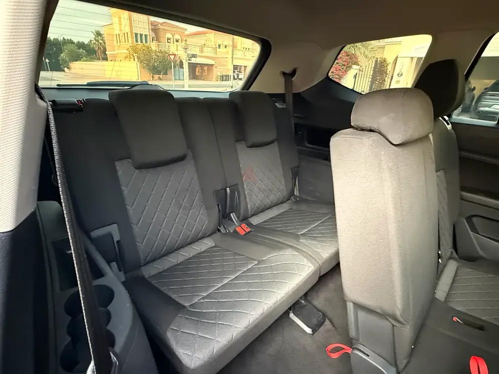 2019 Volkswagen Teramont S | GCC Specs | Well Maintained - Image 19