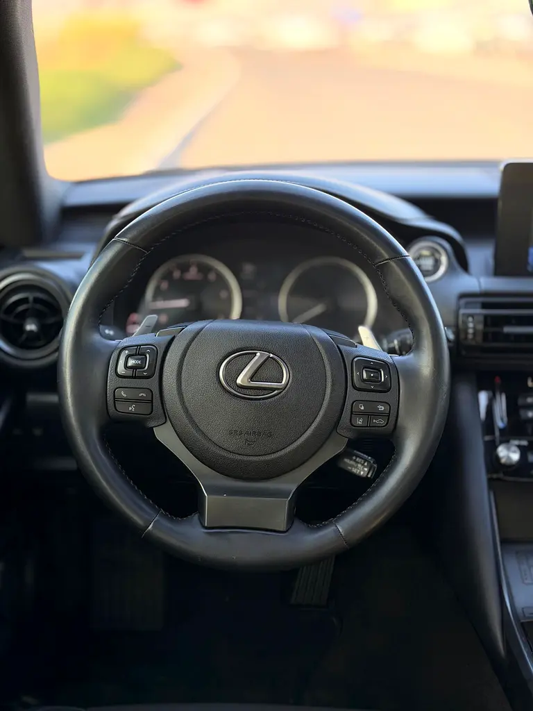 2024 Lexus IS 300 - Pristine Condition - WELL MAINTAINED - Image 6