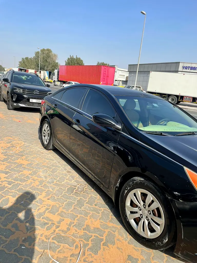 2011 Hyundai Sonata SE - American Specs - Excellent Condition - Image 4