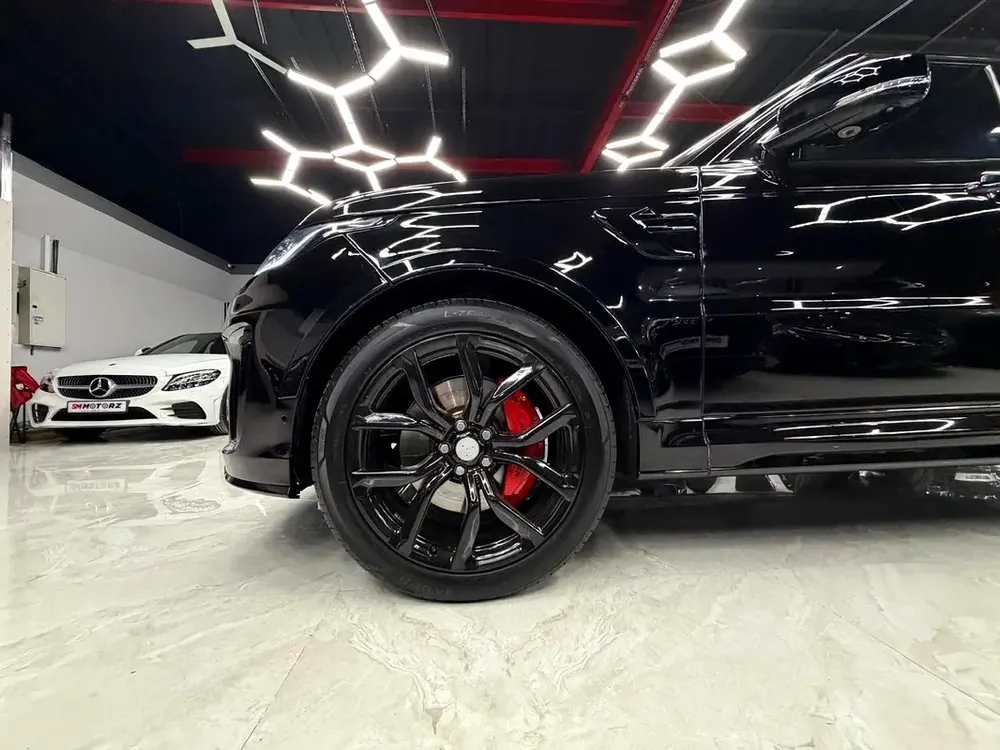 Land Rover Range Rover Sport SVR GCC Specs - Image 7