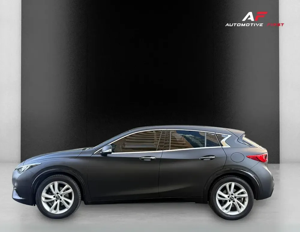 1 Year Warranty | 2017 Infiniti Q30 Premium | GCC - Image 4
